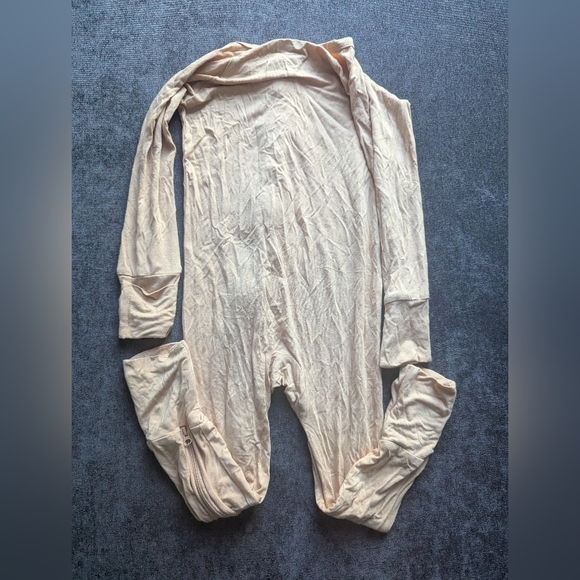 🟣2/$40🟣 DuckDuckGoose bamboo convertible footie sleeper - Picture 3 of 4